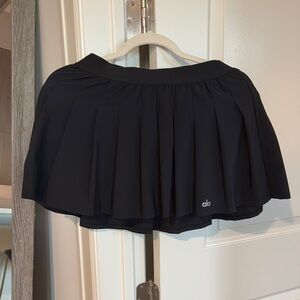ALO Yoga Women's Black Pleated Skirt